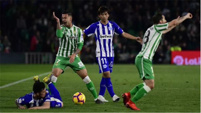 الدوري الاسباني.. تعرف على التشكيل الرسمي لمباراة ألافيس ضد ريال بيتيس