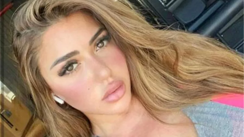 عاش يا وحش.. سارة سلامة تستعرض رشاقتها من ”الجيم”