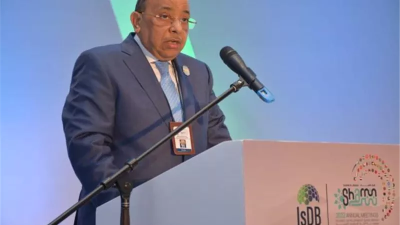 وزير التنمية المحلية يستعرض التفاصيل الكاملة لمبادرة ”حياة كريمة”