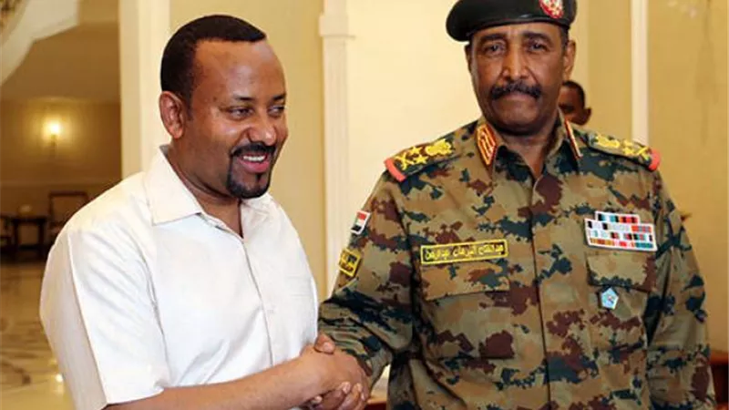 عاجل وخطير.. تفاصيل الاتصال الهاتفي بين رئيس مجلس السيادة السودانى ورئيس وزراء أثيوبيا