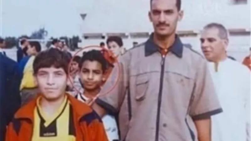 حقيقة الصورة المتداولة تجمع سعد الصغير ومحمد صلاح فى سن الطفولة