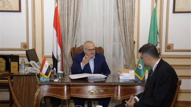تفاصيل أول لقاء لرئيس جامعة القاهرة وعميد المعهد القومي الأورام الجديد