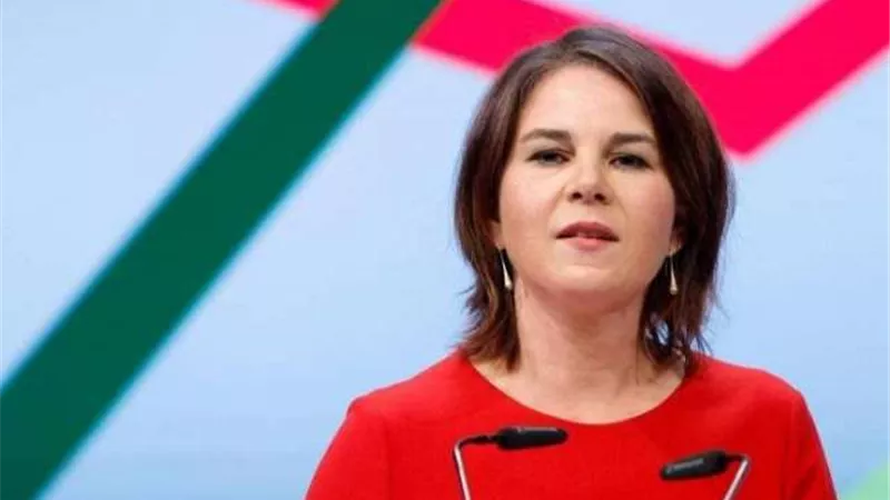 لماذا قطعت وزيرة الخارجية الألمانية زيارتها إلى باكستان وعادت إلى بلدها؟