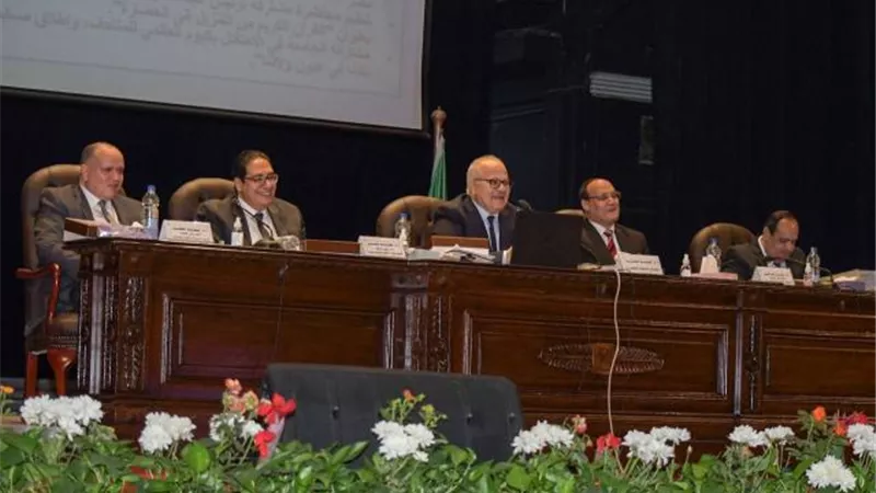 بالصور .. ننشر تفاصيل اجتماع مجلس جامعة القاهرة اليوم