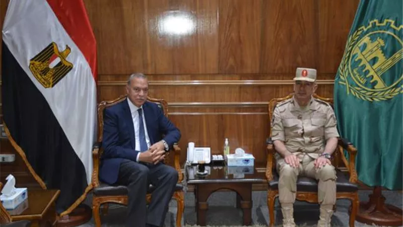 تفاصيل لقاء محافظ القليوبية ورئيس أركان قوات الدفاع الشعبي والعسكري بالمحافظة