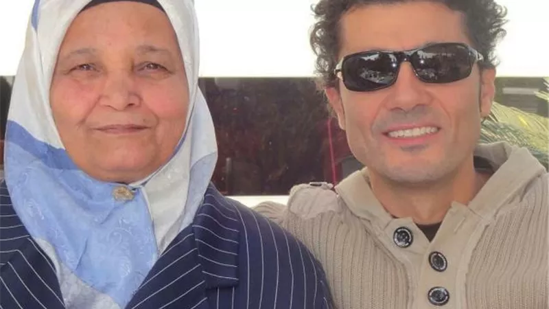 ”أعطتنى دون إنتظار أى مقابل”.. تعرف علي رسالة خالد النبوي لوالدته في ذكرى وفاتها