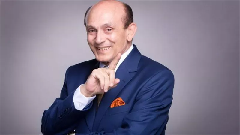 محمد صبحى يتحدث عن أمنيته لتقديم مسرحية ”هامليت”