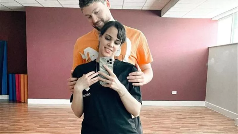 بإطلالة رومانسية.. نور عمرو دياب برفقة خطيبها فى أحدث ظهور