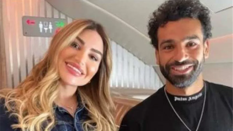 سارة نخلة برفقة نجم منتخب مصر محمد صلاح وتعلق: عمالقة برج الجوزاء