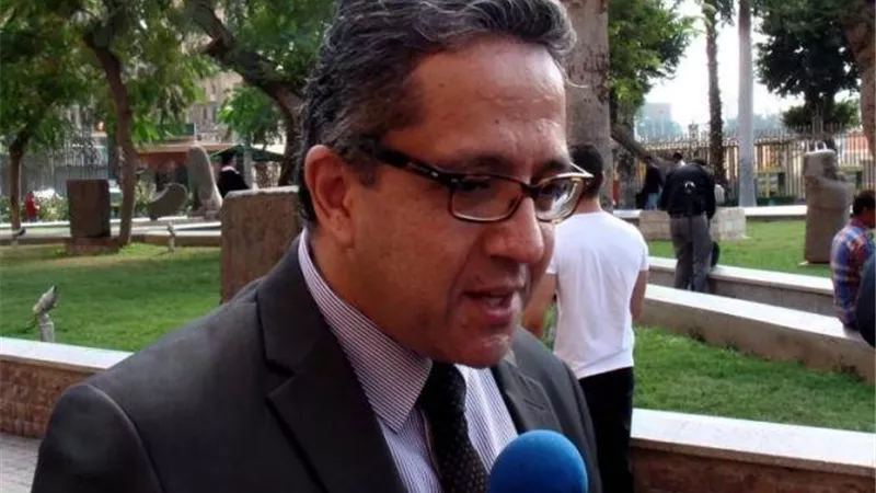وزير السياحة يستعرض ضوابط السلامة الصحية بالمتاحف والمواقع الأثرية