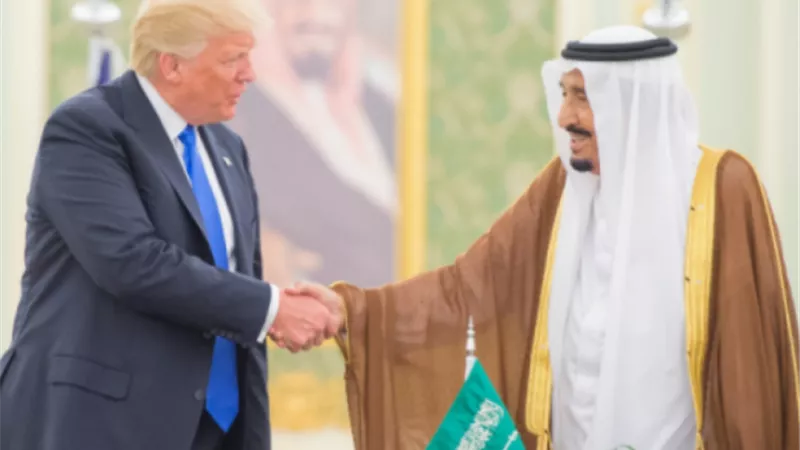 عاجل ورسميا.. ترامب يعلن  عن ”صفقة القرن ”  بعد تطبيع السعودية مع إسرائيل