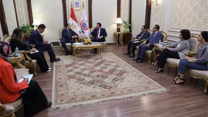لهذا السبب .. وزير التعليم العالي والصحة يستقبل سفير أوزبكستان لدى مصر