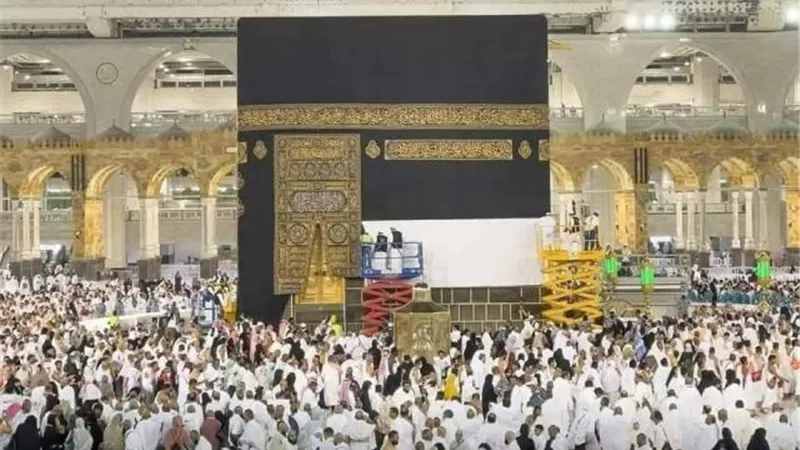 الداخلية تعلن عن مغادرة أول فوج من حجاج القرعة إلى الأراضى المقدسة