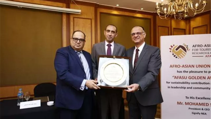 المدير التنفيذي لسيجنفاي مصر وشمال شرق افريقيا يفوز بالجائزة الذهبية للشخصية الأكثر تميزاً في العمل المجتمعي