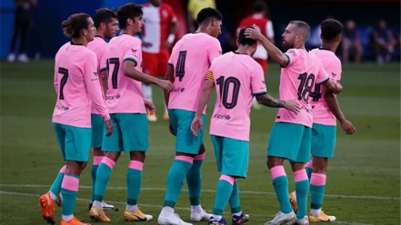 ميسي يسجل ويقود برشلونة للفوز على جيرونا بثلاثية.. وديًا
