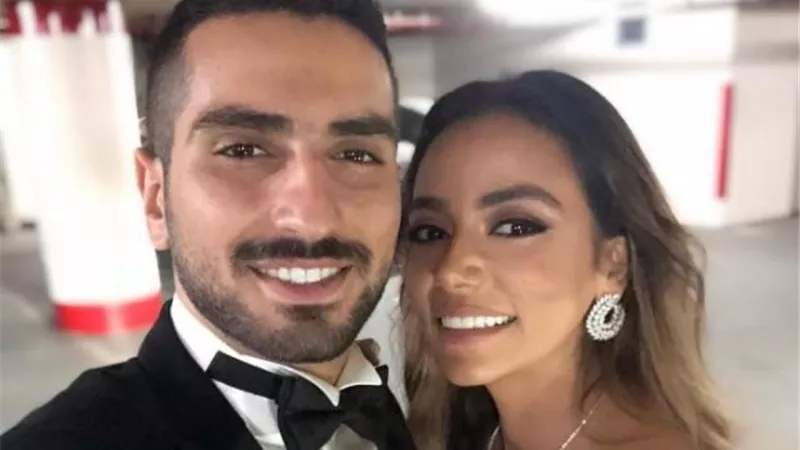 محمد الشرنوبى يكشف انتهاء تعاقده مع سارة الطباخ