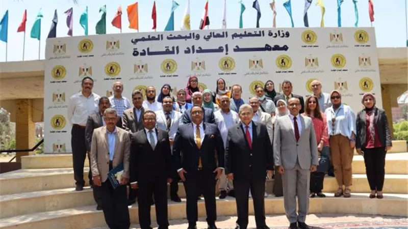 ⁩بالصور .. معهد إعداد القادة يستقبل الدكتور أشرف الشيحى رئيس الجامعة المصرية الصينية