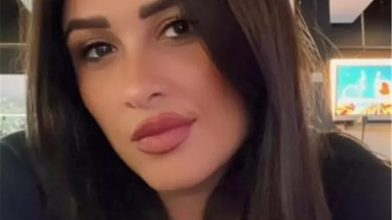 ياسمين عبد العزيز بإطلالة رقيقة فى أحدث ظهور لها
