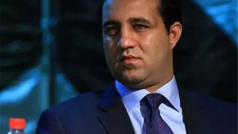 أحمد مرتضي يرد على اتهامات كارتيرون:” عليك الصمت أنت هارب”