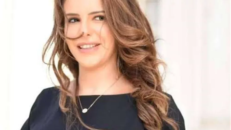 دنيا عبد العزيز تكشف عن عمرها الحقيقى وندمها على المشاركة فى فيلم ”الفرقة 16 إجرام”