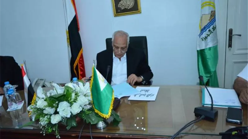 شاهد.. محافظ الجيزة يعلن زيادة تعريفة الركوب بخطوط السرفيس والنقل الجماعي