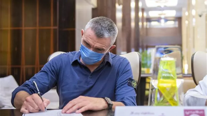 مفاجأة.. كارتيرون لم يدفع الشرط الجزائي للزمالك حتى الآن