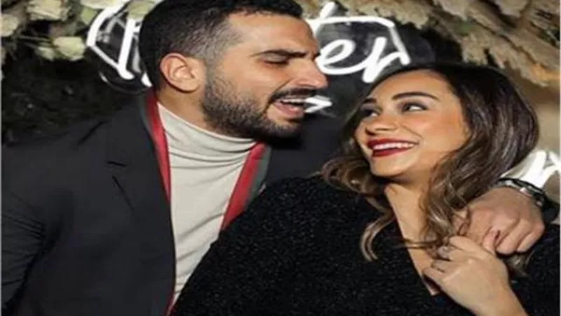 زوجة شرنوبي تكشف كواليس أغنيته الجديدة..اعرف التفاصيل