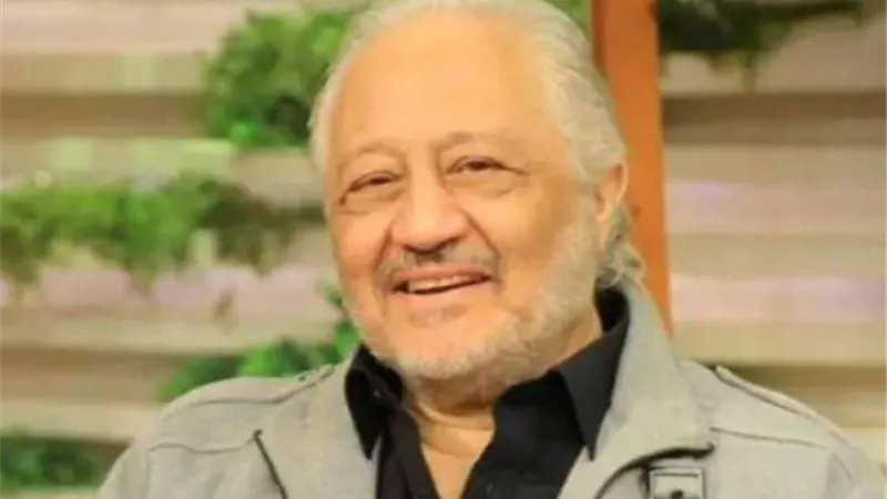 نهال عنبر تطمئن الجمهور على حالة خالد زكى الصحية