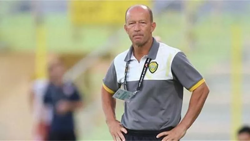 عاجل.. الزمالك يقترب من التعاقد مع مدرب منتخب قطر خلفاً لكارتيرون