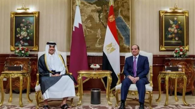 أمير قطر يُعزي الرئيس السيسي في ضحايا حادث أتوبيس المنيا