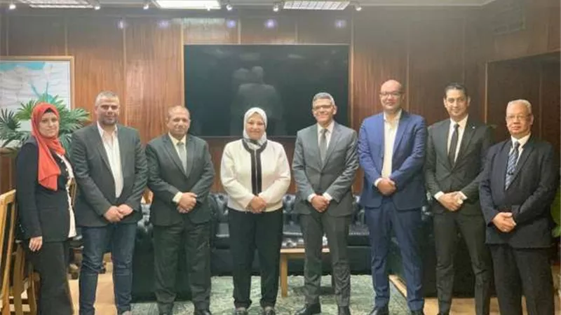 «المصرية لنقل الكهرباء» توقع عقد إخلاء أرض «أهالينا 3» من الخطوط الكهربائية