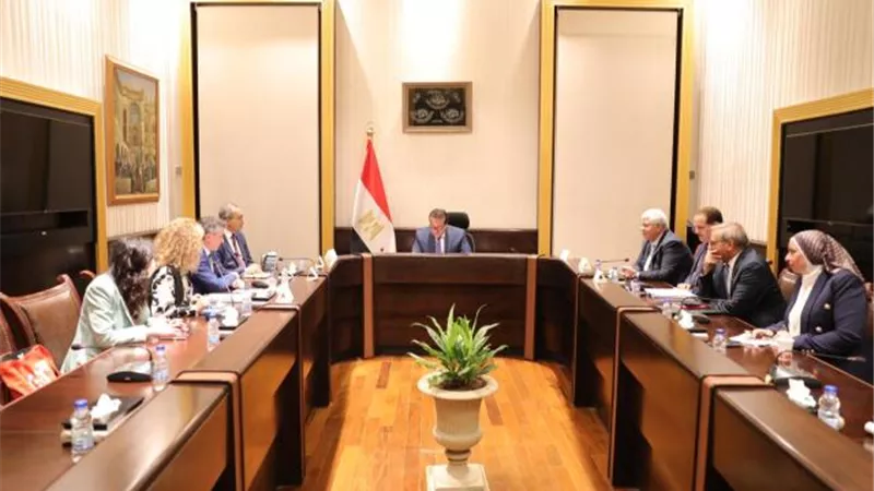 وزير التعليم العالي يبحث سبل التعاون مع الوكالة الجامعية الفرانكفونية