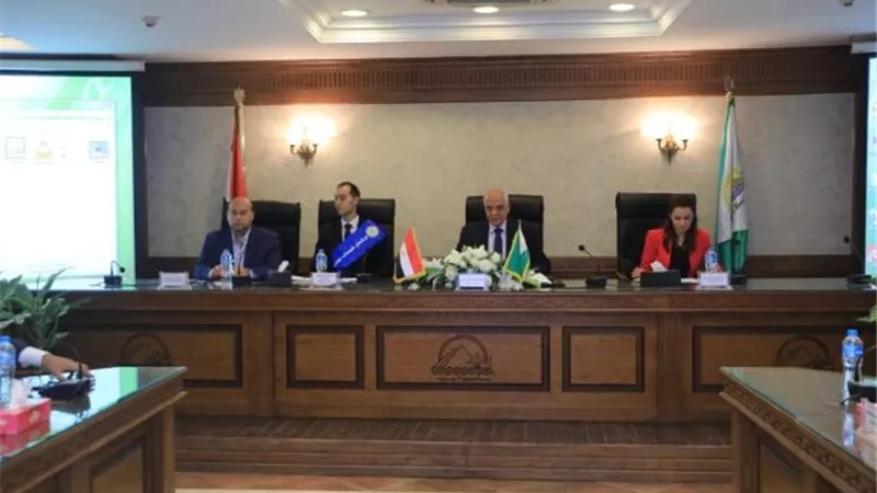 شاهد.. ماذا قال محافظ الجيزة عن الحكومة خلال جلسة برلمان الشباب؟