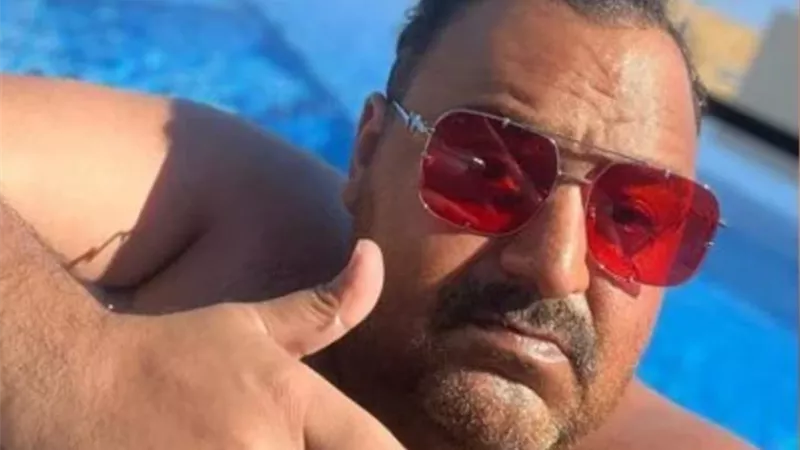 شيكو يكشف عن اللوك الخاص بفيلمه الجديد