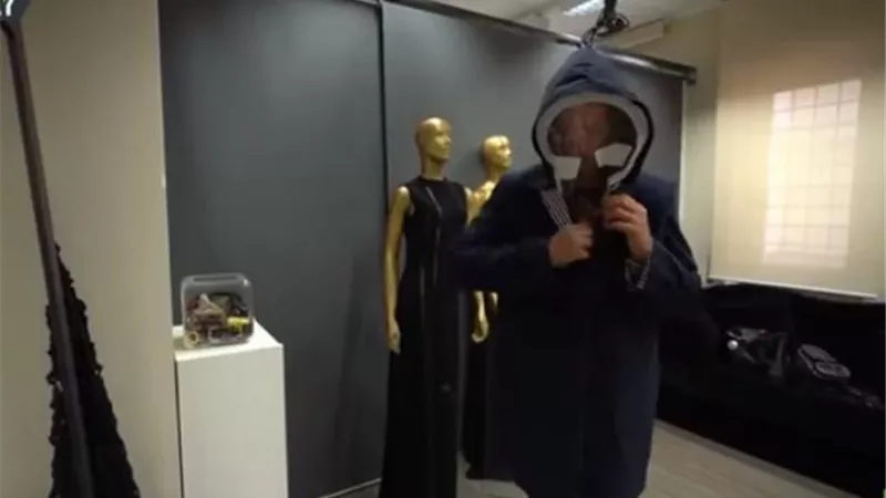 جاكت يحمي من عدوى الوباء القاتل.. آخر تقاليع كورونا تشعل مواقع السوشال ميديا