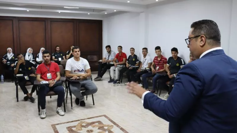 5 ورش عمل عن مهارات القيادة المتقدمة .. ضمن فعاليات البرنامج التدريبي الذي ينظمه معهد إعداد القادة