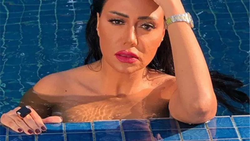 بالفيديو.. رانيا يوسف تخطف أنظار جمهورها بإطلالة مثيرة