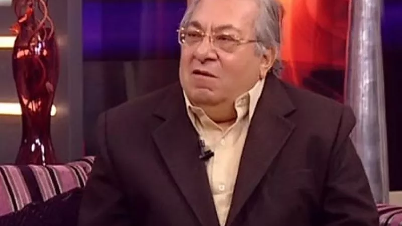 فاروق فلوكس يجرى عملية جراحية ونجلته تطلب الدعاء