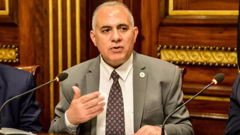 وزير الرى يتابع الموقف التنفيذى لمشروعات وأعمال الوزارة