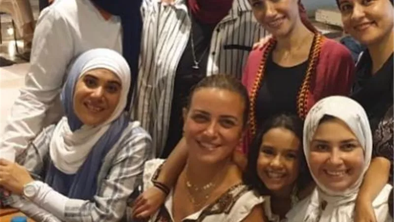 صورة.. ريهام عبد الغفور تثير الجدل.. ومتابعوها يتهمونها بـ ”التنمر” على المحجبات
