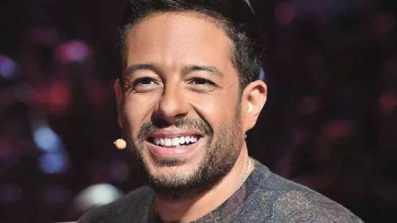 محمد حماقي يشعل حفله الغنائي بالعلمين بأحدث أغانيه