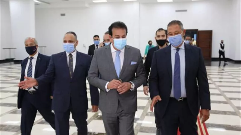 بالصور .. تعرف على مشروع تصنيع المواد الخام لمكافحة كورونا فى مراكز الأبحاث المصرية