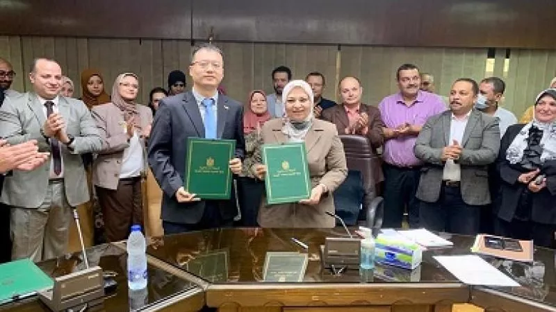 «نقل الكهرباء» توقع عقدين بـ 720 مليون جنيه لتدعيم التغذية الكهربائية لمشروع الدلتا الجديدة