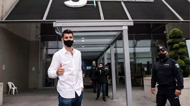 بالصور.. موراتا يظهر للمره الأولي داخل نادي يوفنتوس