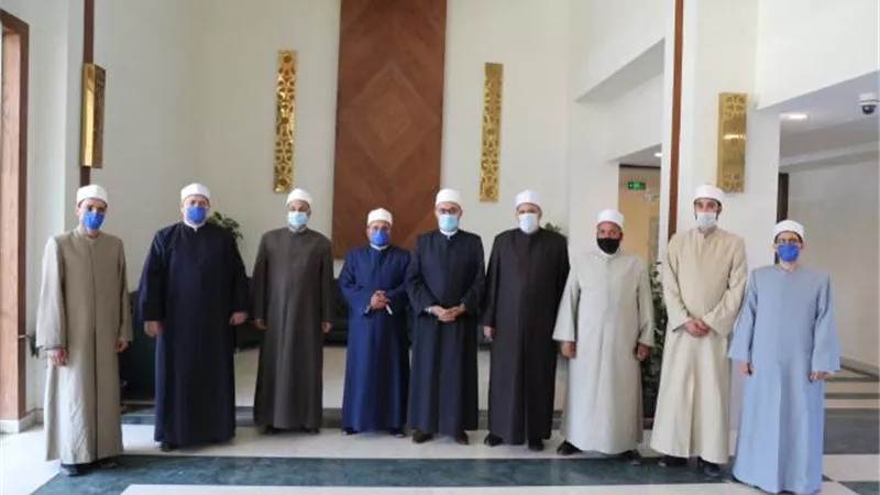 لهذا السبب .. ”البحوث الإسلامية” يطلق قافلة دعوية وتنموية إلى وادي العلاقي بمحافظة أسوان