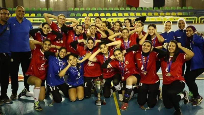 سيدات الأهلي تتوجن بكأس مصر للطائرة