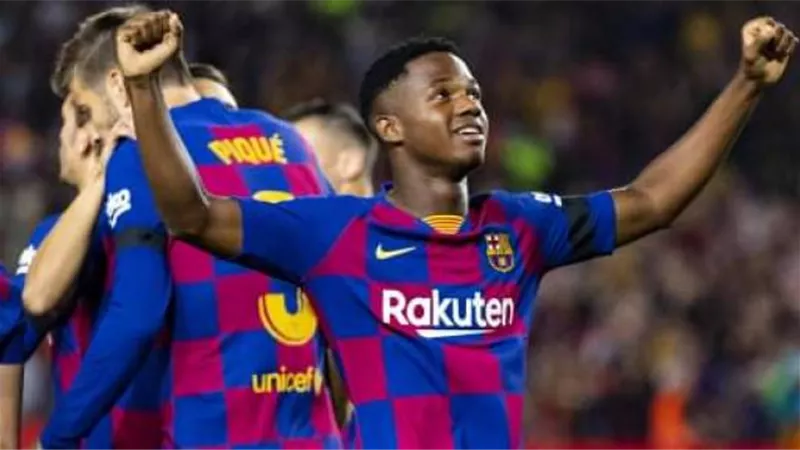 برشلونة يسجل فاتي كلاعبا في الفريق الأول