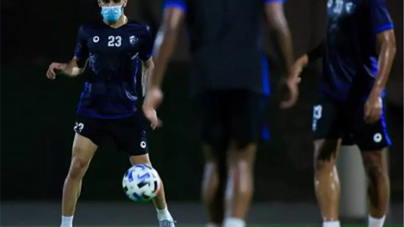 الهلال السعودي يعلن قائمته لمباراة شباب أهلي دبي ب11 لاعبا فقط