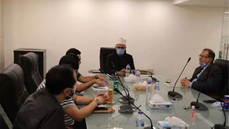 أمين ”البحوث الإسلامية” يبحث  البدء في تنفيذ خطط رقمنة وميكنة إدارات المجمع