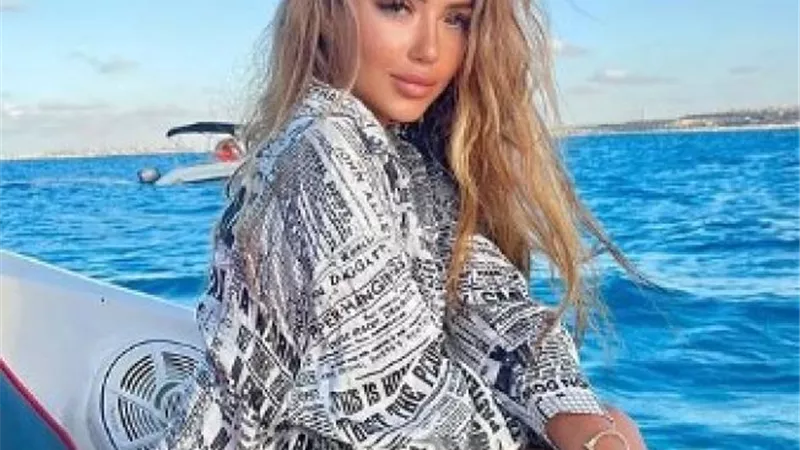 سارة سلامة تستعرض جمالها فى أحدث جلسة تصوير